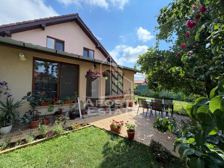 Casa individuala de vanzare cu 4 camere, in Sanmihaiu Roman
