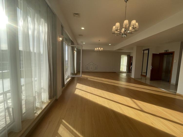 PENTHOUSE SUPERB CU 4 CAMERE LA INCHIRIERE LANGA PARCUL HERATSRAU