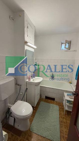 3 camere, centrala proprie, 2 bai, et. 2,  bloc anvelopat. Disponibil imediat