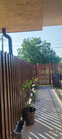 Proprietar vând casă în duplex ,relativ noua , liberă imediat .