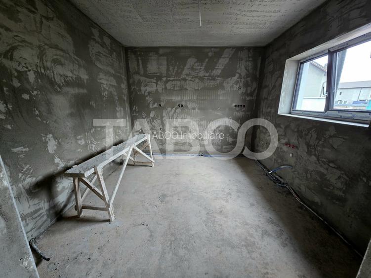 Casa tip duplex de vanzare 125 mpu predare la alb in Selimbar Sibiu - 5