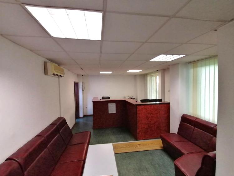 Spatiu in zona Centrul Civic pretabil birouri, Cabinet medical, etc.