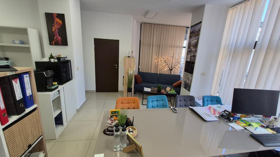 SPATIU BIROU - CAUTAM COLEG- ARHITECT, STRUCTURIST , CADASTRIST