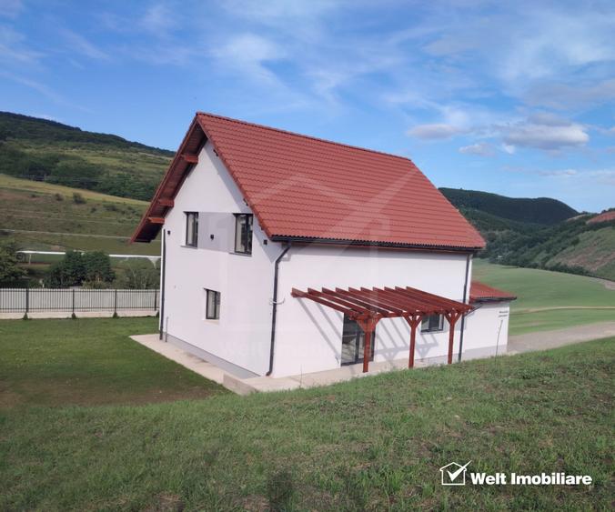Casa individuala spatioasa–aer curat, liniste si confort in Popesti