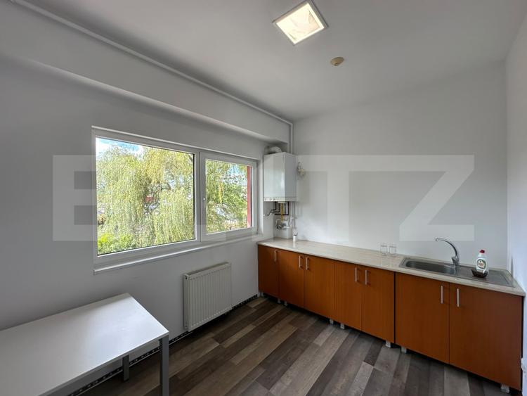 Spatiu birouri modern, 147 mp + terasa, 3 Parcari supraterane, zona Independente