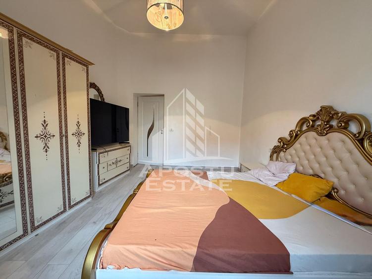 Apartament 2 camere,curte comuna,zona Lunei