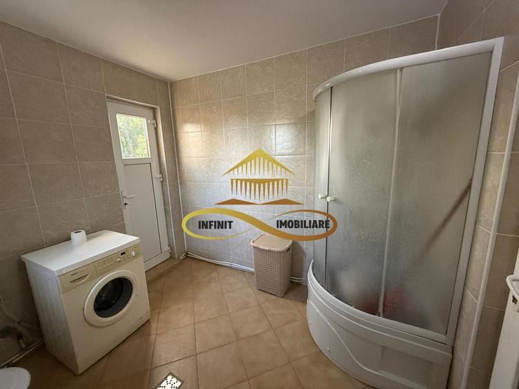 Casa de vanzare in Bacau Saucesti spatioasă cu etaj separat