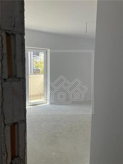 Apartament 2 camere la cheie cu gradina 21mp si parcare - Zona Lacul lui Binder