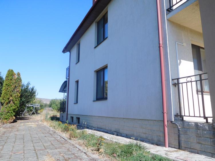 Casa individuala, teren si livada