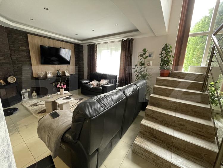 Casa de vanzare 5 camere, 195 mp, terasa inchisa, garaj curte amenajata, zona - 16