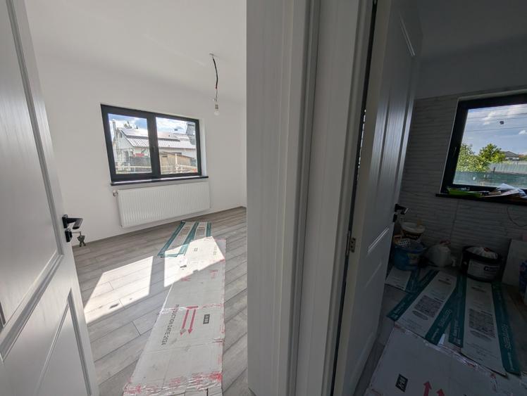 Casa cu garaj Lilieci- teren 540m, canalizare, apa, gaz.