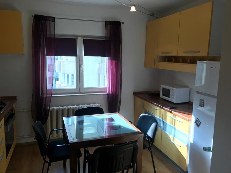 Apartament 3 camere mobilat si utilat modern,bloc de monolit acces metrou ,liber