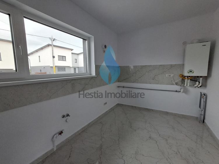 Casa cu cinci camere, tip triplex, Valea Lupului-Iasi.