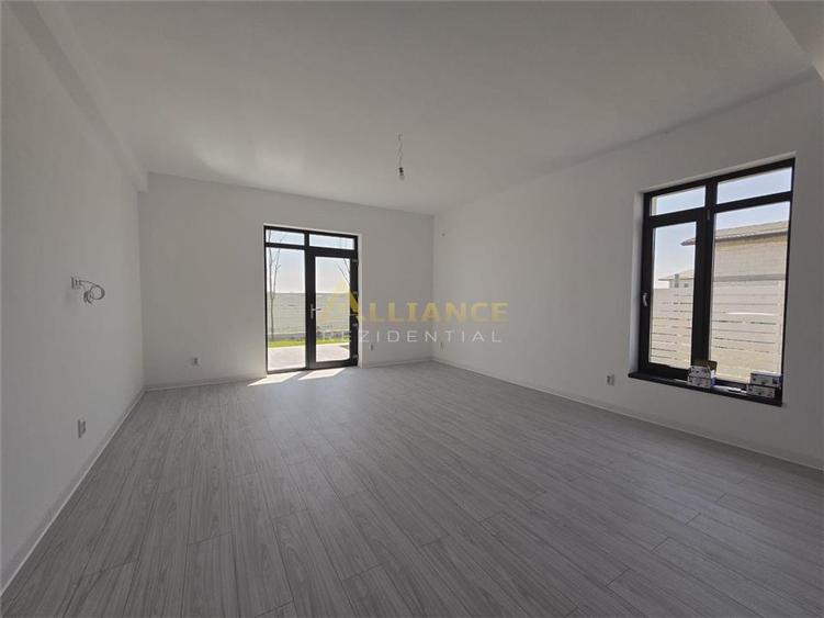 Casa parter- 4 camere- beci- 800m de autobuz,scoala, gradinita-