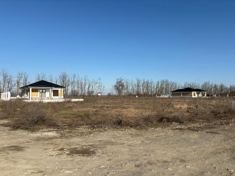 Teren intravilan de vânzare – 592 mp – Vânători | zonă liniștită