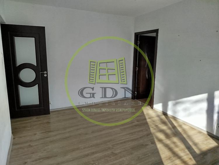 Apartament 3 camere, Velența, zona Războieni