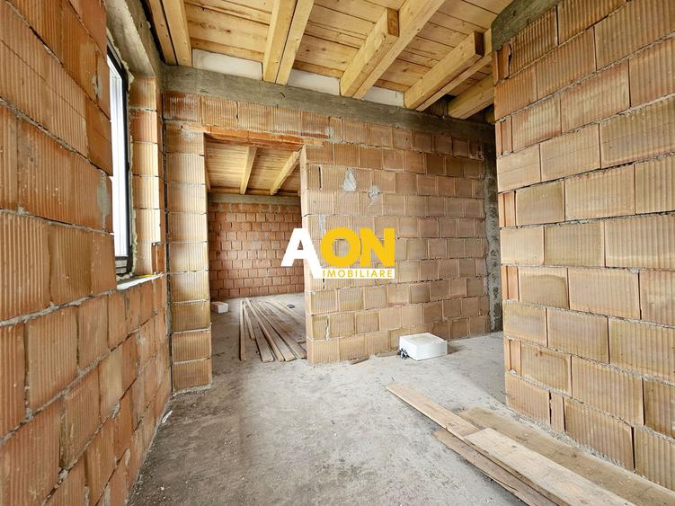 Casa semifinisata, 4 camere, 554 mp teren, Cetate