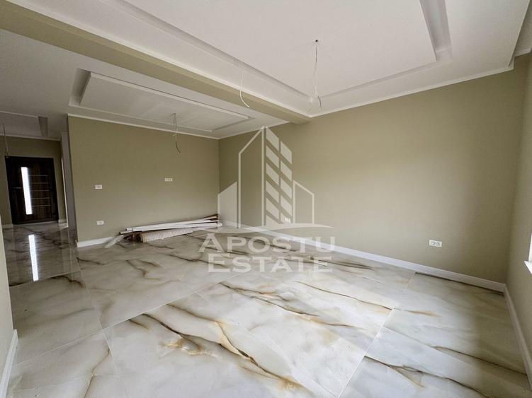 Casa individuala cu 5 camere, finisaje premium, disponibila imediat.