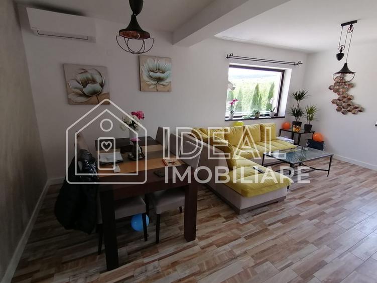 Casa moderna cu 4 camere, La CHEIE in Poplaca