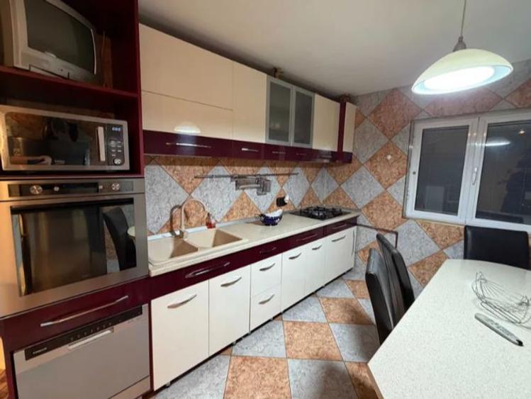 Aparatorii Patriei METROU,bl.reabilitat,et.4/8,DECOMANDAT,mobilat,utilat,AC.