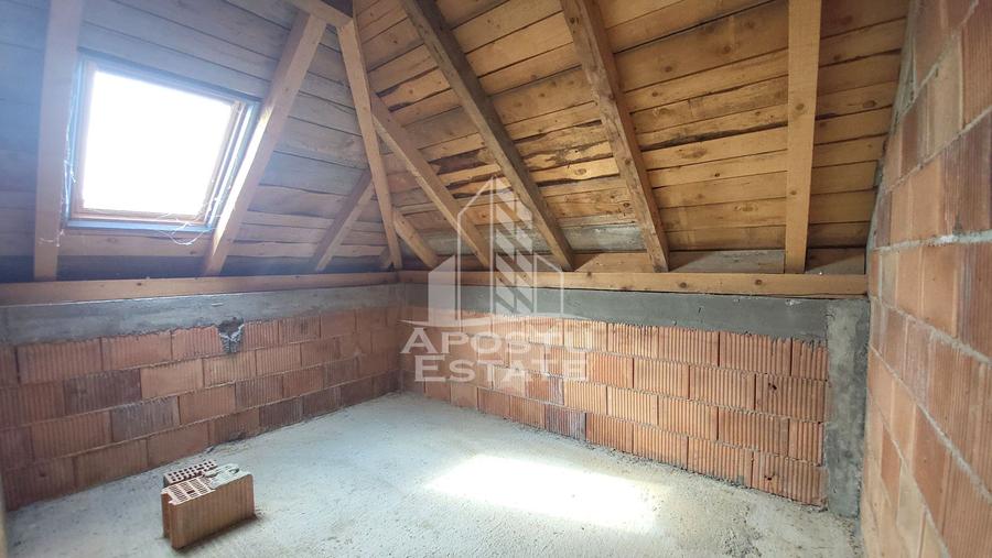 Casa individuala cu 5 camere,3 bai si garaj,Becicherecul Mic
