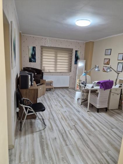 Inchiriez Apartament 2 camere str. 9 Mai, nr.19, stradal