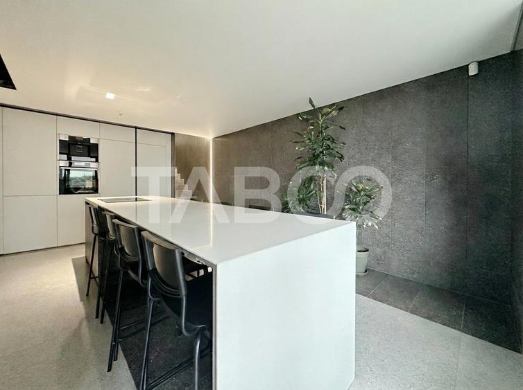 De vanzare unitate duplex ultra finisata vedere panoramica spre oras