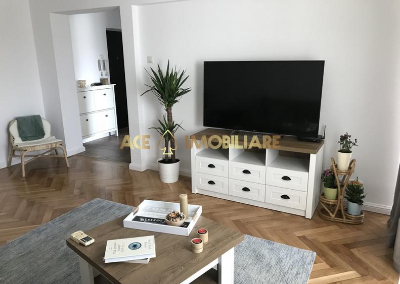 2 Camere de inchiriat | Unirii | Metrou | 64 mp