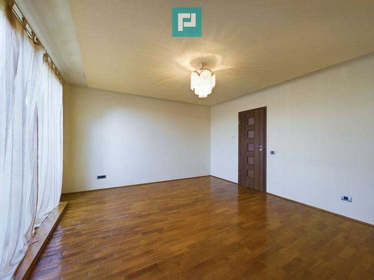 Vilă spațioasă cu 8 camere, Grădiște