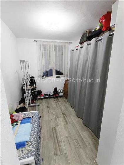 Apartament 2 camere in zona centrala Moldova Noua, langa piata - 8