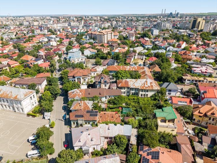 Crisului, casa boiereasca si teren de 800 mp - 56