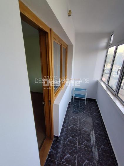 Apartament de vânzare, zona PODU ROȘ, 3 camere, semidecomandat, etaj 1 - 10