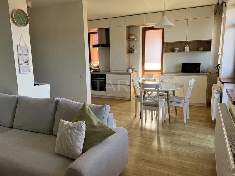 Apartament spectaculos dispus pe 2 nivele-Baciu