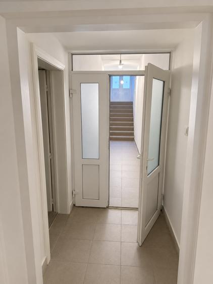 Inchiriez apartament centru vis-a-vis de pompieri langa Hotel Hilton. 100mp str