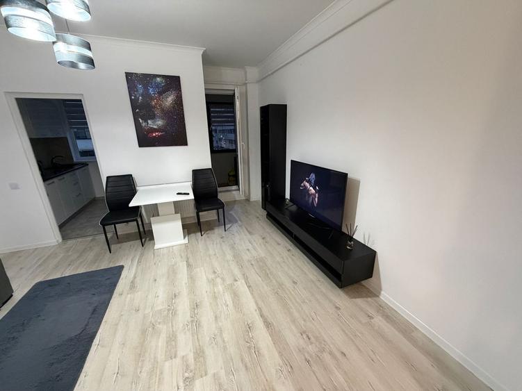 Garsoniera de inchiriat –Dotari: - TV + Internet Digi – gata de utilizat