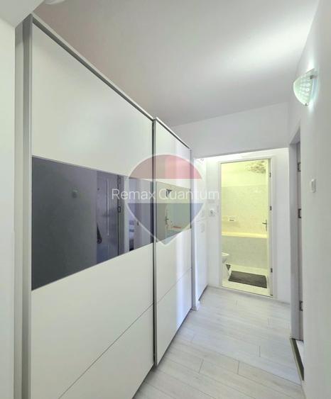 De închiriat apartament cu 3 camere Strada Aluminei Rogerius - 10