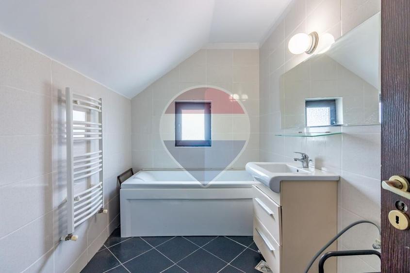 Casă / Vilă de vanzare in Ciorogarla | 5, 6 camere | teren 1600 mp