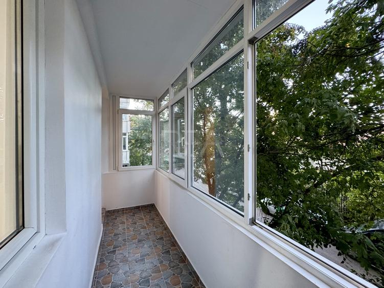 2 camere renovat pe Mihalache cu Vedere Spate