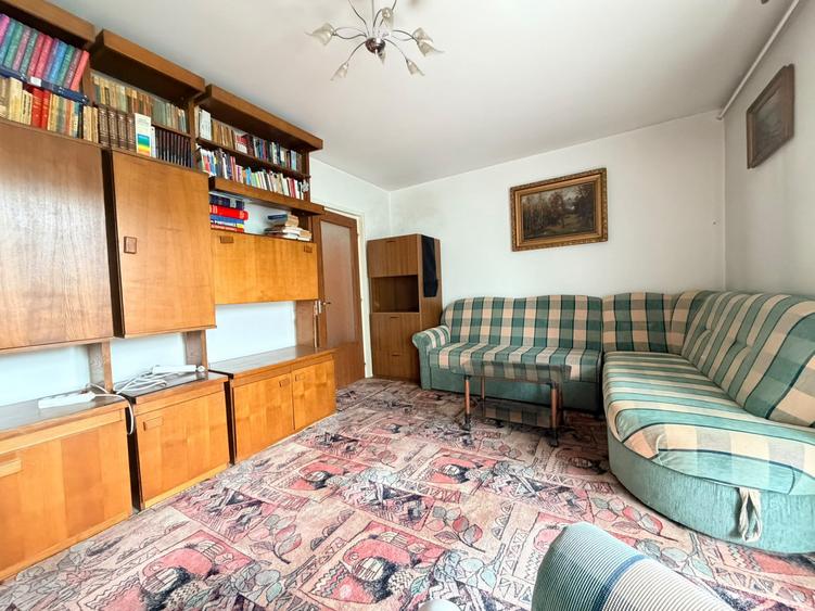 2 camere de vânzare în zona Gorjului | Bloc vechi