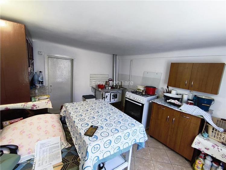 Casa pe un nivel renovata,curte individuala teren 780mp - 11