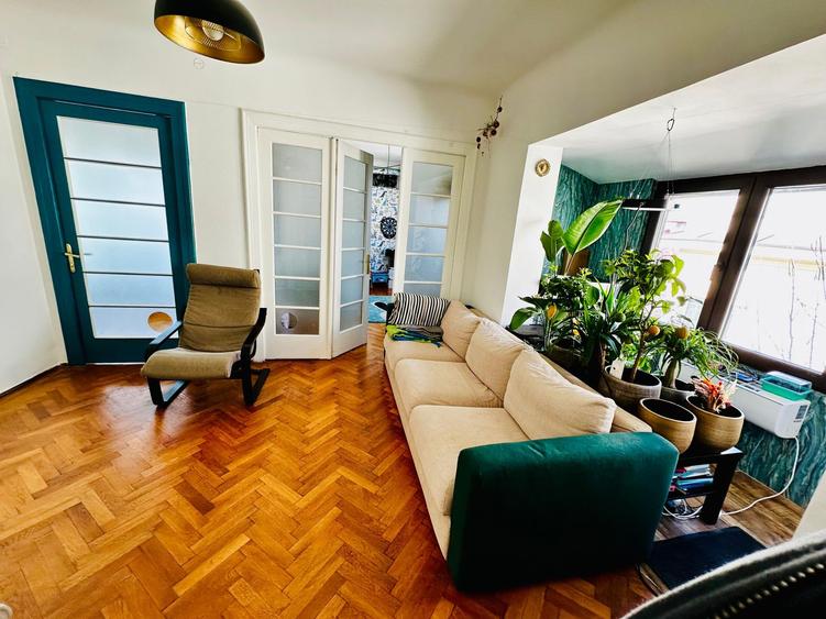 Apartament 3 camere + 1 birou, Cotroceni, curte si gradina, metrou Eroilor