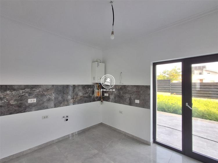 Vila duplex de vanzare in Rediu