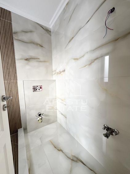 Duplex cu perete dublu, 4 camere si 3 bai finalizat, toate utilitatile