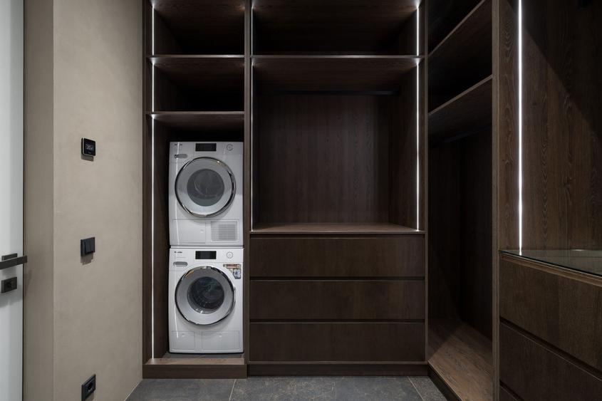 | Herastrau | 3 camere | 130 mp | 2 parcari |