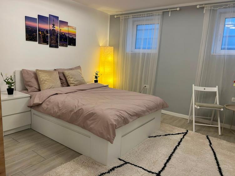 Dacia - Eminescu - Apartament 3 camere demisol/2 etaje - renovat-centrala termic