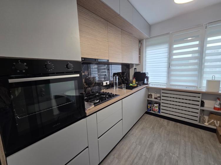 Apartament de vanzare, 3 camere, decomandat, 72 mp, Alexandru cel Bun