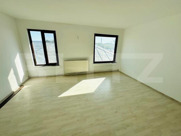 Casa (2 apartamente) de vanzare, 198 mp, zona Lunca Cetatuii