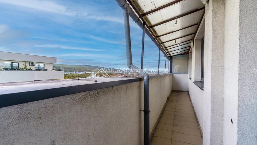 Apartament cu 3 camere, mobilat și utilat, strada Rodnei. - 16