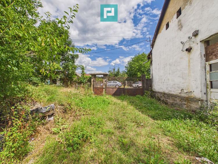 Casă cu teren de 2341 mp, în Bonțești, Arad