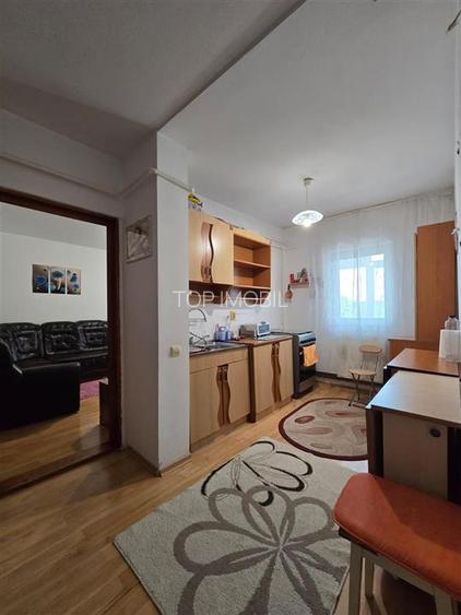 Piata Alexandru - Milcov, 2 camere decomandat cu 2 balcoane, liber - 4